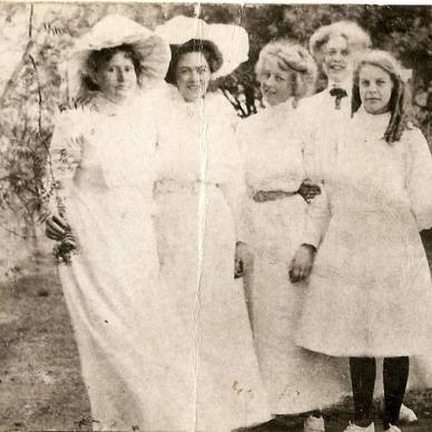  BROWNE Chloris Ilva Hope Lockington born TAINTON (Centre)